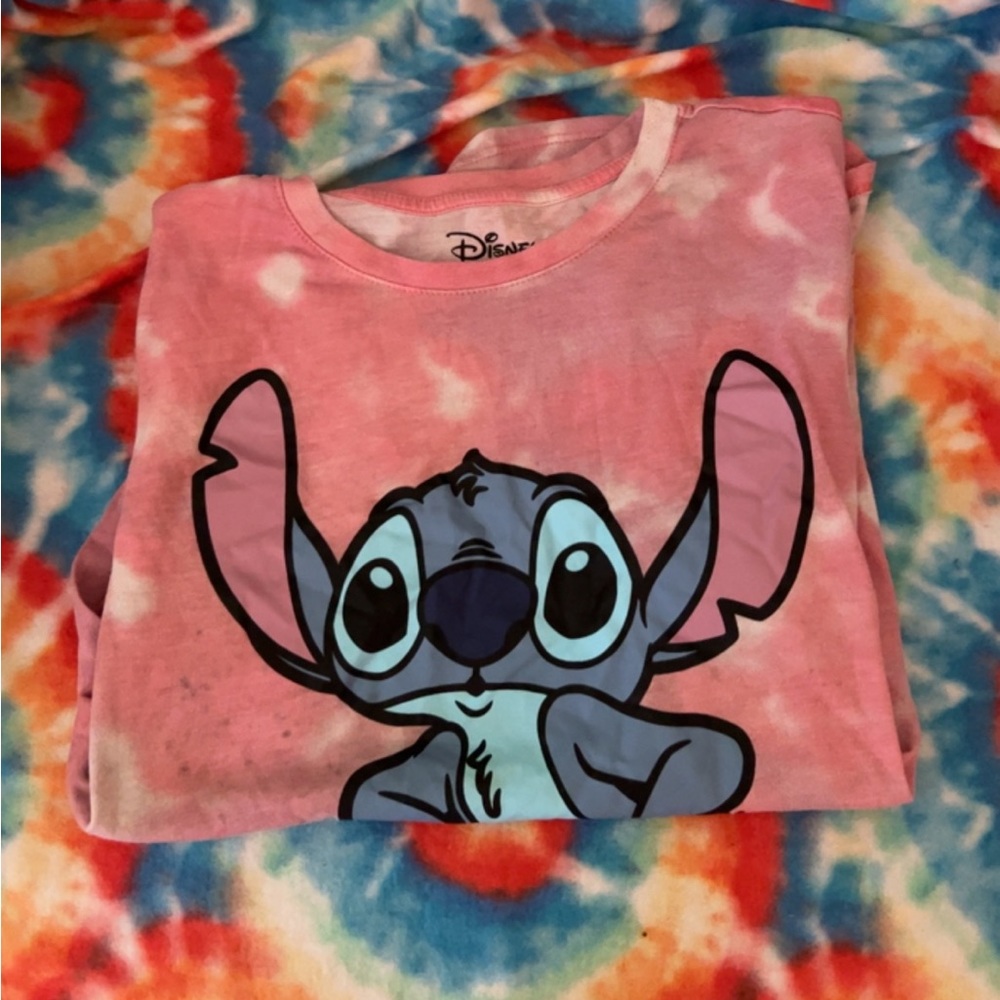 Stitch shirt only worn once selling for $25